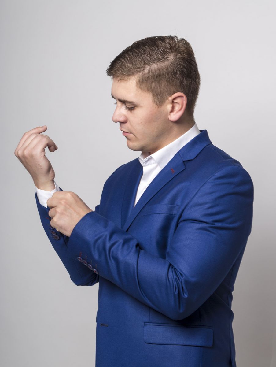 foto-delovogo-muzhchiny-v-pidzhake